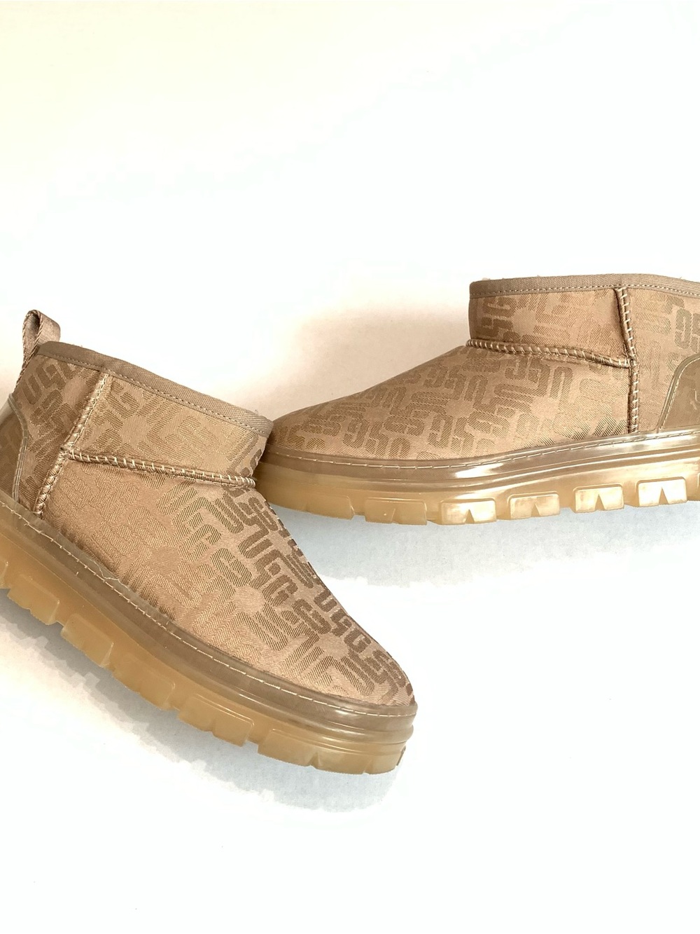 UGG Ultra Mini Monogram Tan Shearling Boots Women’s Size 7